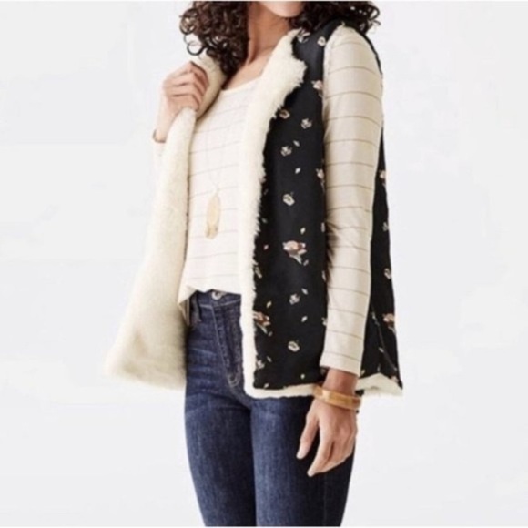 Matilda Jane Reversible Cream Snow Way Faux Fur Vest - Picture 1 of 8